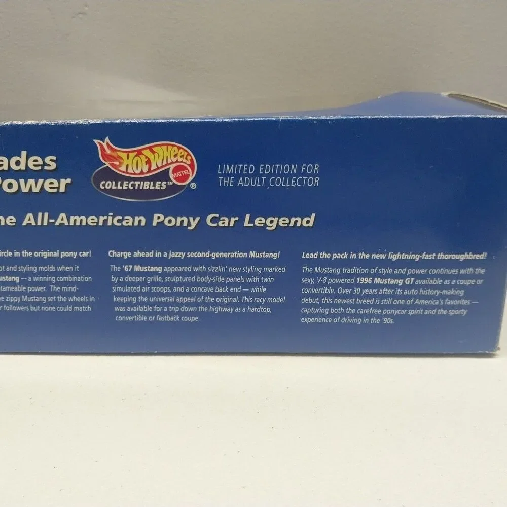 Hot Wheels Ford Four Decades of Pony Power Mustang 3 Car Gift Set Diecast 1:64